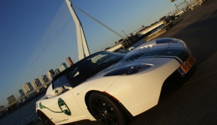 tesla roadster Eerste 'Nederlandse' Tesla zet voet aan wal 0