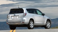 toyota-rav4-goes-electric